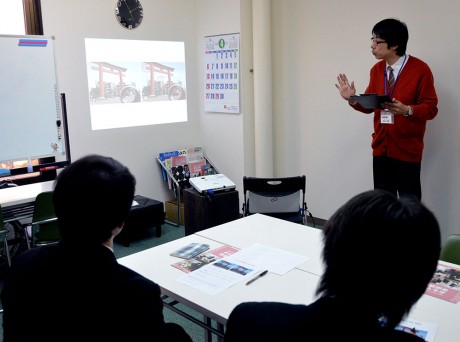 हिरोसाकी-टूवार्ड नागरिक विकास में "ओमोटेनाशी नागरिक विकास पाठ्यक्रम" जो पर्यटकों को समायोजित कर सकता है
