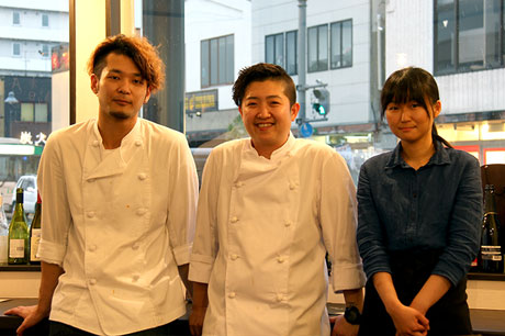 Menú de restaurante de café administrado directamente por agricultores de Hirosaki que se centra en verduras locales
