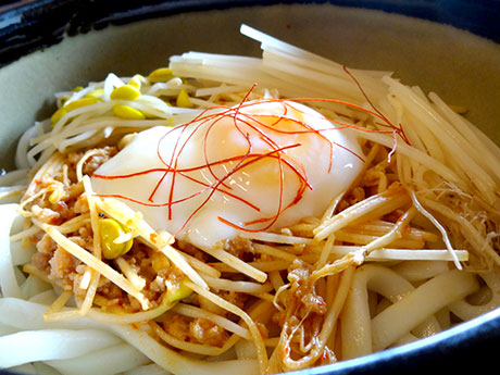 El restaurante Aomori / Owani-cho ofrece almuerzos con ingredientes locales, junto con el "Festival de Azalea".