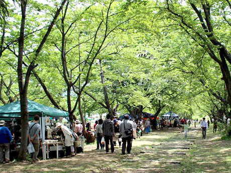 今年的“ Tsugarumori / Tsugarumori”手工藝品博覽會–大約有140名“製造商”參加