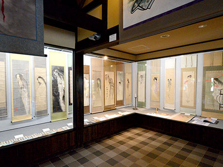 "معرض يوري" في هيروساكي - أكثر من 40 لوحة شبح ، بما في ذلك قطع رأس الشائعات التي "فتحت العيون"