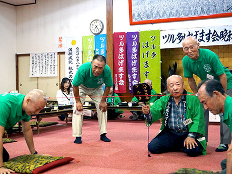 "Trò chơi kéo co" của người đàn ông tóc mỏng ở Tsuruta, tân binh Aomori-30 tuổi giành chiến thắng trong cuộc đua đầu tiên