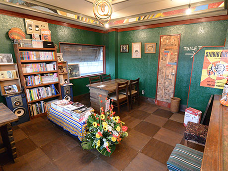 Специализированный магазин с рисом карри "Chant Loose" в Хиросаки-Аранжировки, которые подходят языку народа цугару.