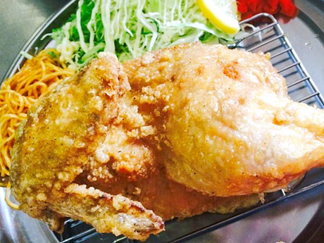 Plat de poulet "Tokyo Chicken" à Hirosaki - Une ancienne femme au foyer qui travaille dans un restaurant est un nouveau format d'entreprise