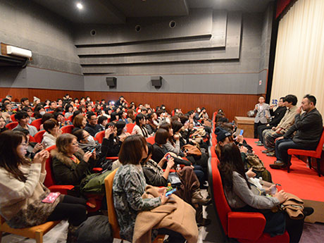 No filme "100 Yen Love" em Aomori, os performers cumprimentam o palco - a história secreta da filmagem e a oportunidade de criar