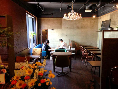 Kafe baru di Hirosaki Pemiliknya adalah pendeta dan membuka kafe baru di kafe "Jiruchi"