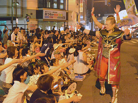 Hirosaki Neputa เข้าร่วมการแข่งขัน Japan Professional Wrestling " Tsugaru Shu " และส่งเสริมการแข่งขันการกุศล