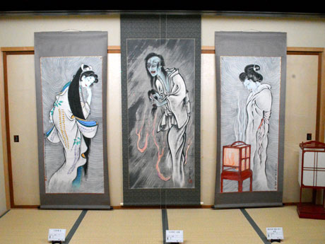 "Yurei Exhibition" sa Hirosaki Halos 60 mga gawa kasama ang mga kuwadro na multo ni Enryō Inoue at mga gawa ng Neputa artist
