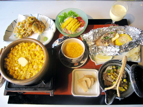 Pelan penginapan dengan "Dakekimi Gozen" di menu Hirosaki Luxury menggunakan 3 hidangan