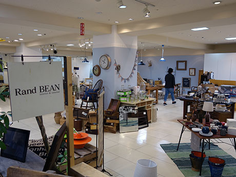 Furniture store in Hirosaki relocated to Chuzo, also sells original furniture co-produced