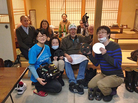 हिरोसाकी में होम फिल्म स्क्रीनिंग एक ऐसा कार्यक्रम भी है जो दुनिया भर के 10 स्थानों को स्काइप से जोड़ता है