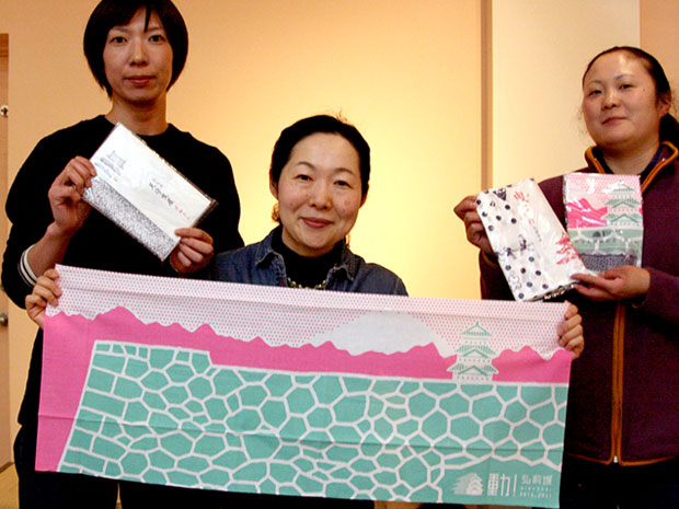 हिरोसाकी कैसल "तेनशु हिकिया" के लिए स्मारक तौलिये बेचने के लिए "सही ढंग से पत्थर की दीवार" डिजाइन सहित 3 प्रकार