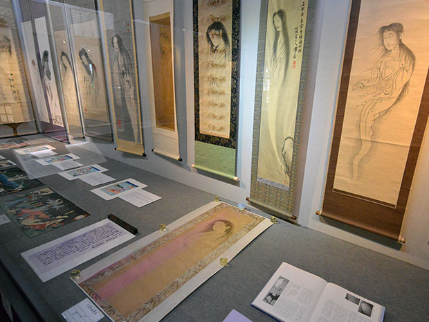 हिरोसाकी में "Yurei प्रदर्शनी" 80 भूत चित्रों और भूत चित्रों
