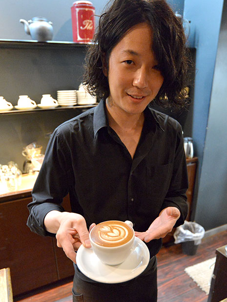 Hirosaki barista mengambil bahagian dalam pertandingan nasional Bertujuan untuk mempopularkan seni latte tempatan