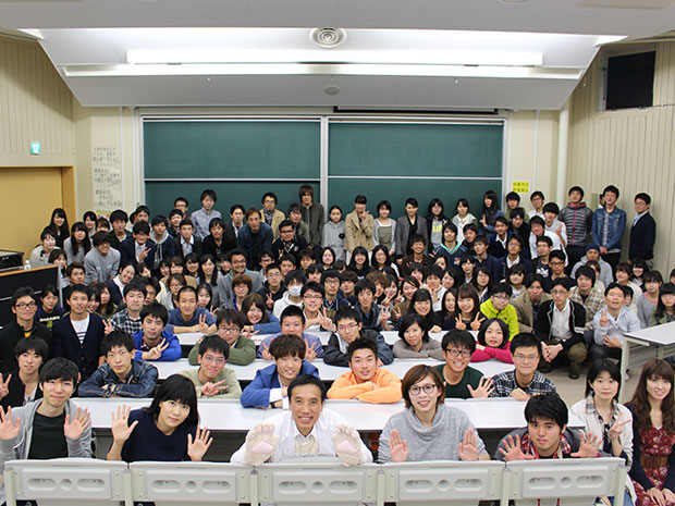 Exposição de reproduções originais do mangá "Konodori" na Universidade de Hirosaki