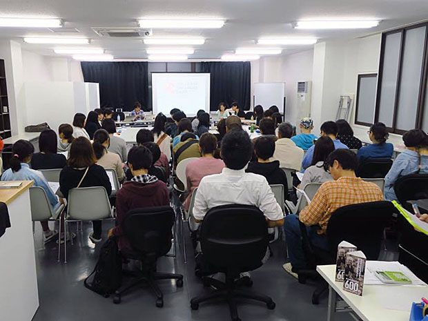 हिरोसाकी में छात्रों और आईटी कारोबारियों के बीच विनिमय बैठक "शॉपिंग" साइट के अधिकारियों को आमंत्रित करें