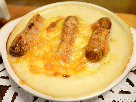 Le menu réimprimé "Wiener Doria" dans un café à Hirosaki Enfants est populaire auprès des adultes