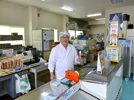 "Soma's ice cream" sales at Hirosaki A local tradition that announces the arrival of spring