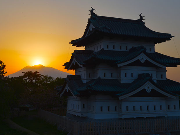Pakikipagtulungan sa kastilyo tower ng "Diamond Tsugaru Fuji" at "Hikiya" mula sa Hirosaki Castle Honmaru