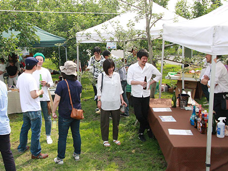 Club event at Hirosaki apple field Proposing a unique way to play