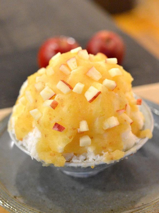 Бритый яблочный лед в кафе в Хиросаки «Я хочу, чтобы вы его ели даже зимой», с использованием яблок из префектуры Аомори.