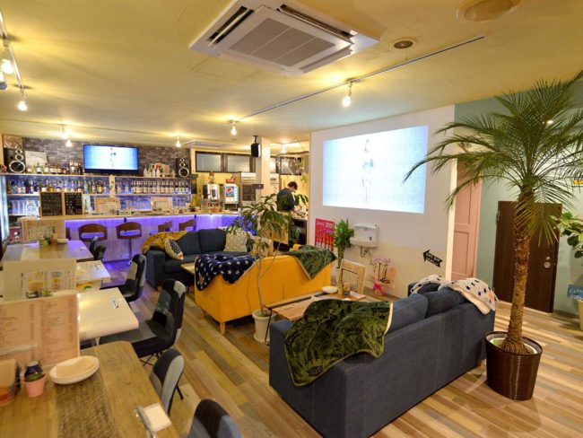 हिरोसाकी में एक कैफे और डाइनिंग बार "इंस्टाग्राम" के प्रति जागरूक है जो एक बर्फीले देश में चिरस्थायी गर्मी पैदा करता है
