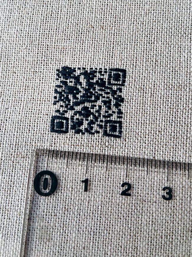 Хиросаки Когин-заси вручную создает QR-код и шьет "Я хочу распространить Цугару Когин-заши"