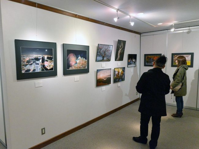 Exposição fotográfica de fotógrafos amadores em Hirosaki 83 pessoas 164 trabalhos alinhados