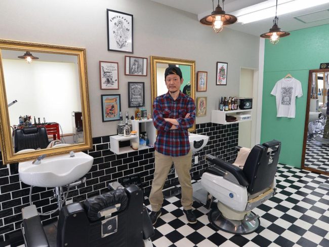 Sebuah kedai gunting rambut yang mengkhususkan diri dalam tukang gunting rambut di Hirosaki Acara biasa untuk mengakar budaya
