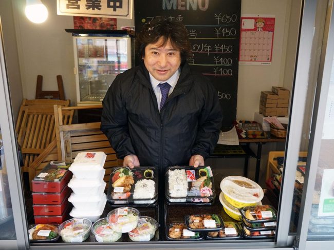 Nag-aalok ang bento shop na ginawa ng hotel sa Hirosaki ng lingguhang menu para sa ika-1 na anibersaryo