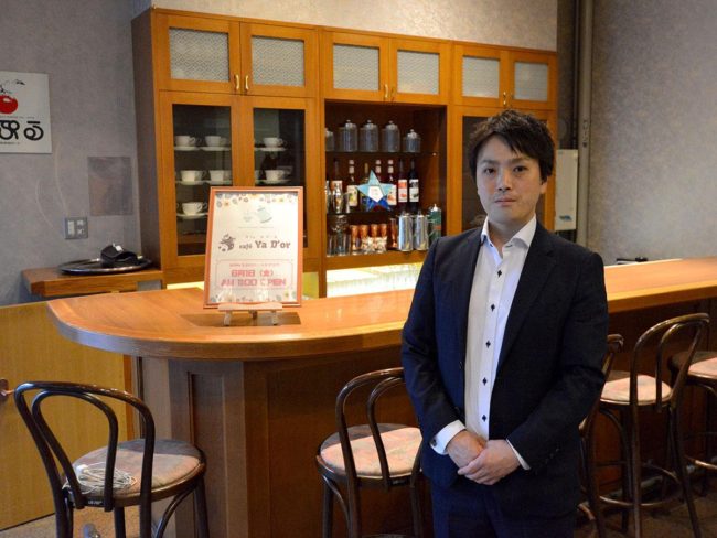 Nova lanchonete inaugurada em Aomori / Itayanagi-cho salão multifuncional "Apuru" Barman local