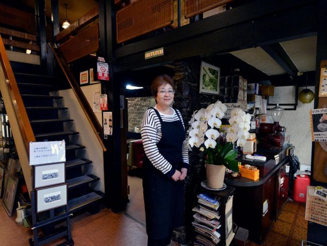 La cafetería de Hirosaki "Himawari" ha estado en el negocio durante 60 años.