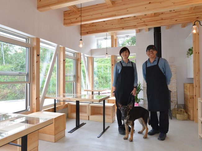 Café para perros "LITTLE NO OK" en Hirosaki Creando una tienda rodeada de tus cosas favoritas