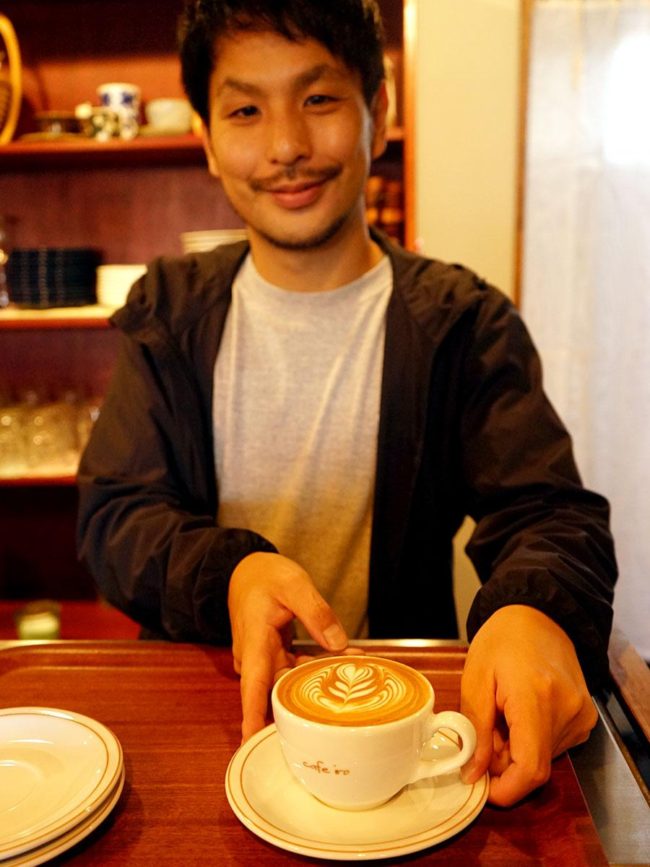 Latte art provided by world champion in Hirosaki Lectures and latte art classes