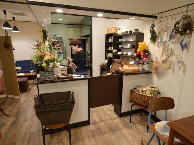 "Cửa hàng cà phê nhỏ" ở Hirosaki Hướng đến một cửa hàng khác với một quán cà phê hoặc một cửa hàng cà phê nguyên chất