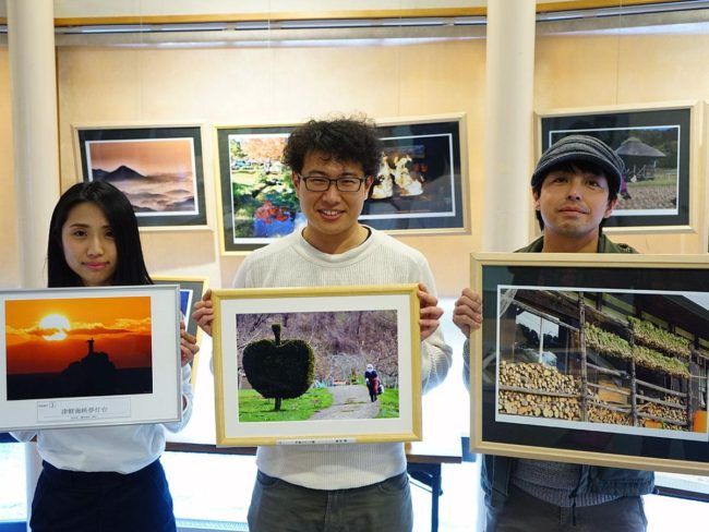 Exposición de fotografías de 3 "hermosos pueblos" en Hirosaki Sunset, Mt. Iwaki, ajo, etc.