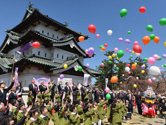 Hirosaki Sakura Festival Opening ดอกซากุระในสวนเริ่มบานแล้ว