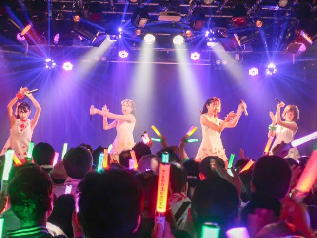 "Ringo Musume" kết thúc chuyến lưu diễn quốc gia đầu tiên với 1100 người được huy động tại 5 địa điểm ở Nhật Bản và nước ngoài