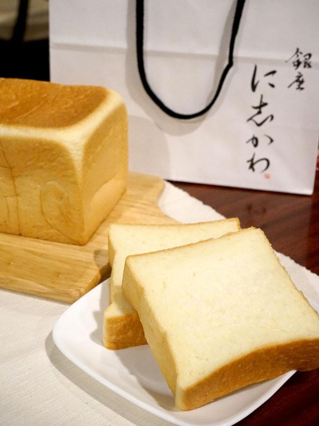 افتتح متجر هيروساكي المتخصص بخبز "جينزا ني شيكاوا" لأول مرة في توهوكو ، المتجر العاشر على الصعيد الوطني