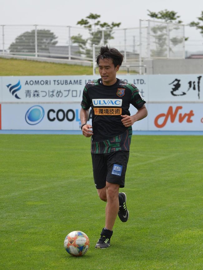 Ryosuke Narita, a soccer player from Hirosaki, aims to become Hirosaki's first J-League