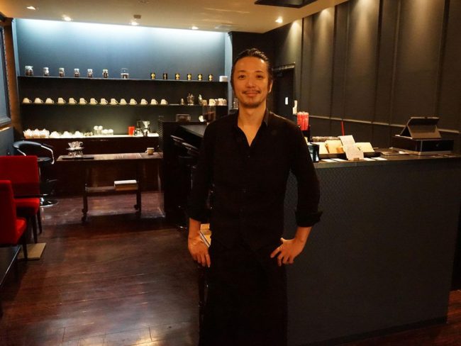 Magasin spécialisé café au 2ème étage d'une pâtisserie à Hirosaki World Competition Experience Barista devient indépendant