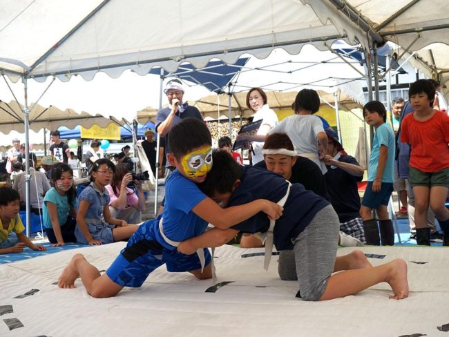 Летний фестиваль "Крыса" в Сумо Хиросаки Немари и живые выступления сестрёнок.