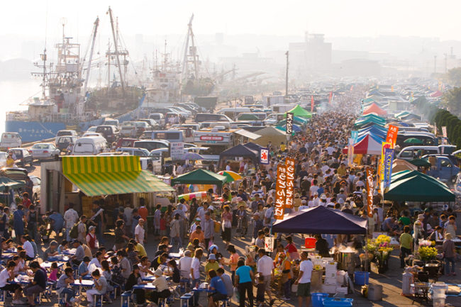The phantom town that appears once a week Hachinohe's quay becomes Japan's largest morning market