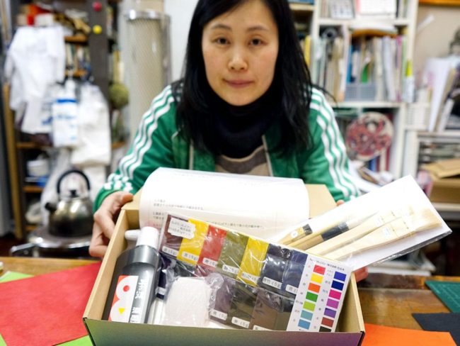 弘前市的美术用品商店计划响应县外需求向初学者出售Neputa美术用品套装