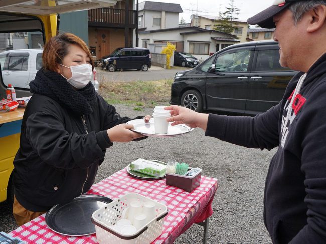 히로사키 다방 주인이 무료 행동 참을 때 이기에 커피 시간