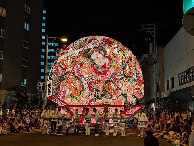 हिरोसाकी नेपुटा महोत्सव ने यह भी घोषणा की कि इसे सकुरा महोत्सव के बगल में रद्द कर दिया जाएगा