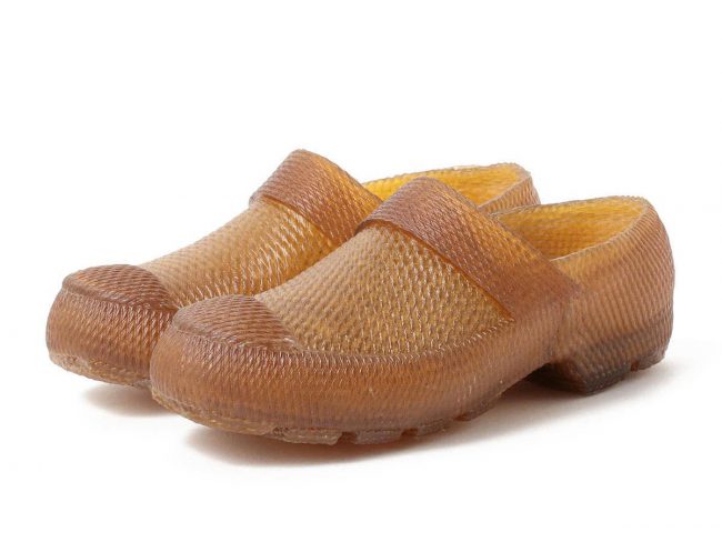 As botas 100% de borracha natural feitas à mão de Aomori "sapatos Bocco" colaboram com BEAMS