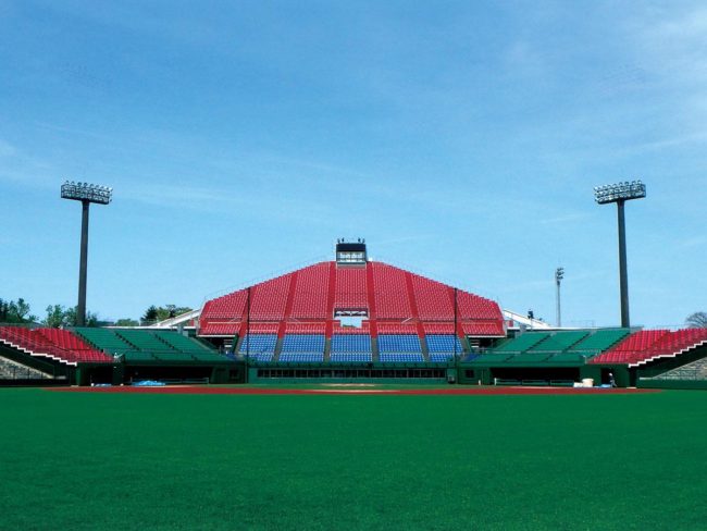 Hirosaki adult baseball team interacts with high school baseball instead of summer