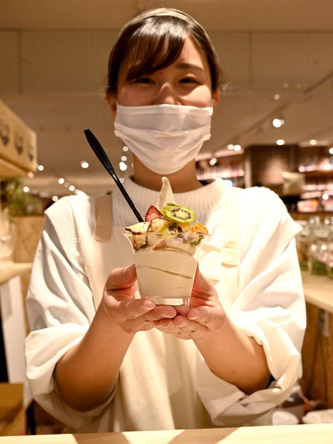 Hirosaki, sebuah kedai yang mengkhususkan diri dalam buah-buahan kering "LIFE STOCK LABEL"