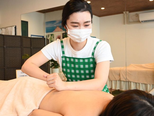 В Хиросаки открылся класс гавайского массажа "Салон Ломи Ломи" хула.